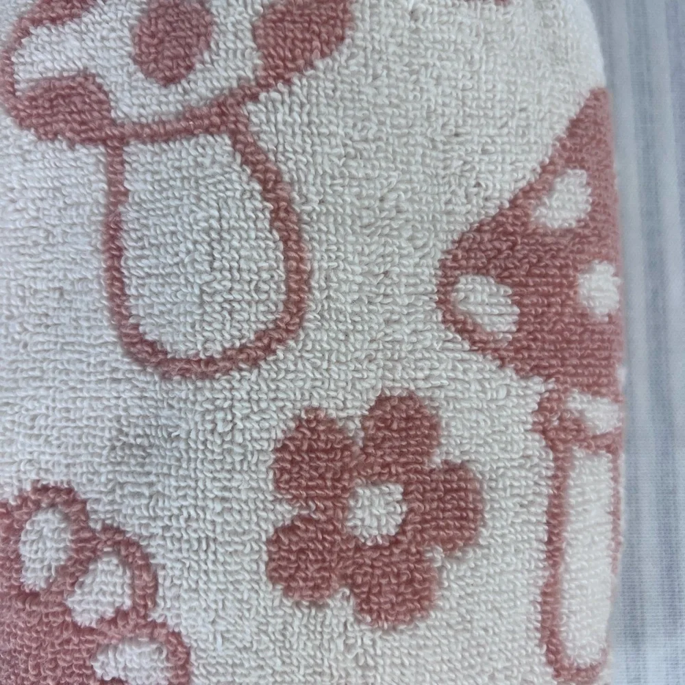 Deborah Connolly Mushroom Finger Tip Towels Pink White Quick Dry Set of 2 NEW